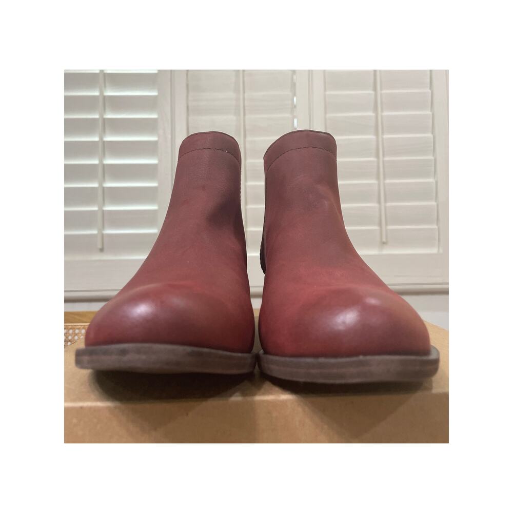Lucky Brand Women's Badene Ankle Bootie Burgundy Faux Leather Size 7.5 NWOB - Picture 5 of 9